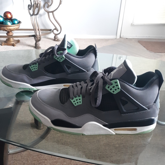 Jordan Retro 4 - Picture 5 of 6
